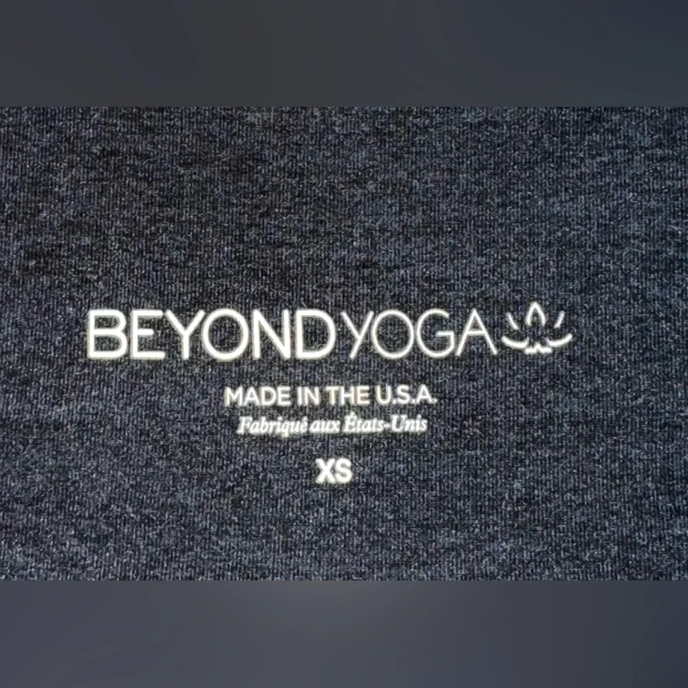 Beyond Yoga Grey Spacedye 7” HR Biker Short in Darkest Night - Size XS - Picture 8 of 11